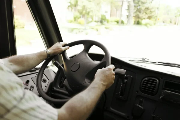 sposób kierowania samochodem ciężarowym sposób kierowania samochodem ciężarowym